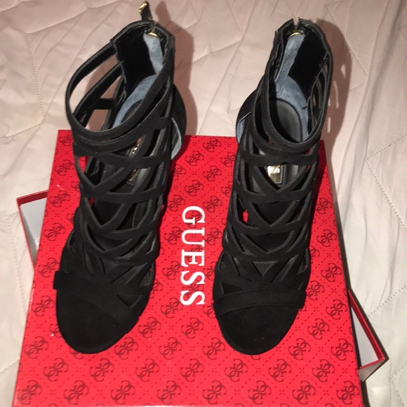 Guess Heels - Picture 4 of 6